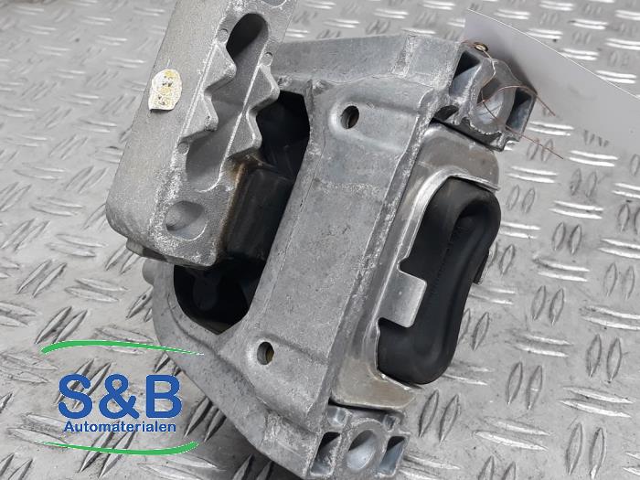 Used Engine mount Volkswagen Polo VI (AW1) 1.6 TDI 16V 80 Price € 25,00 Margin scheme offered by Schaap & Bron