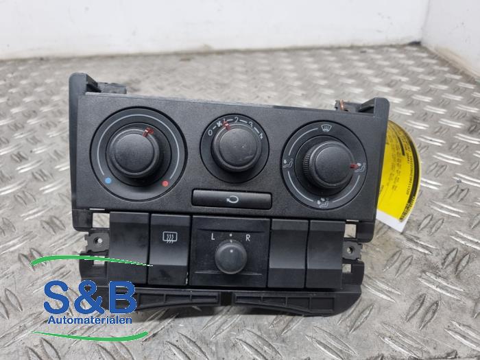 Begagnade Klimatpanel Seat Arosa (6H1) 1.4i Pris € 40,00 Marginaltabell erbjuds av Schaap & Bron