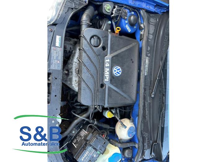 Engine from a Volkswagen Polo III (6N2) 1.4 2001