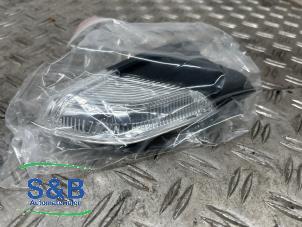 New Mirror housing, left Volkswagen Polo IV (9N1/2/3) 1.4 16V Price € 26,02 Inclusive VAT offered by Schaap & Bron