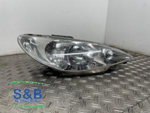 Used Headlight, right Peugeot 206 (2A/C/H/J/S) 1.4 HDi Price € 36,30 Inclusive VAT offered by Schaap & Bron