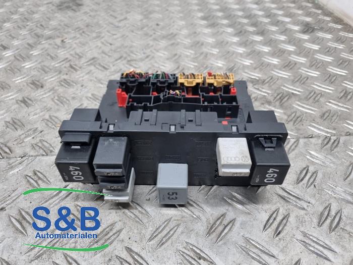Used On-board computer Volkswagen Passat Variant (3C5) 2.0 FSI 16V Price € 100,00 Margin scheme offered by Schaap & Bron