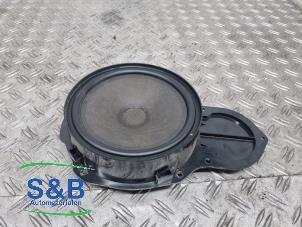 Used Speaker Volkswagen Passat 4Motion (3C2) 2.0 FSI 16V Price € 20,00 Margin scheme offered by Schaap & Bron