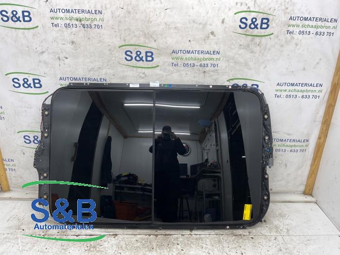 Audi Q5 Sliding/tilting sunroofs stock