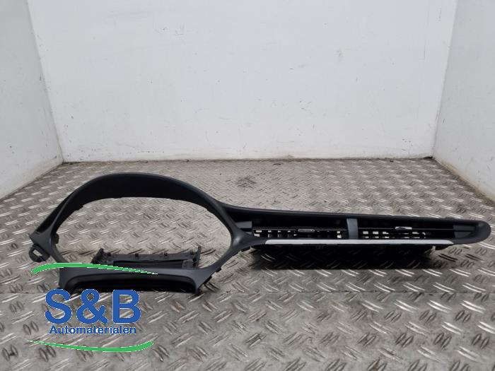 Usados Pieza de salpicadero Opel Ampera-e Ampera-e Precio € 50,00 Norma de margen ofrecido por Schaap & Bron