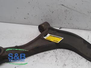 Used Front wishbone, right Renault Master IV (MA/MB/MC/MD/MH/MF/MG/MH) 2.3 dCi 145 16V Price € 60,00 Margin scheme offered by Schaap & Bron