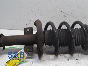 Used Front shock absorber, right Renault Master IV (MA/MB/MC/MD/MH/MF/MG/MH) 2.3 dCi 145 16V Price € 60,00 Margin scheme offered by Schaap & Bron