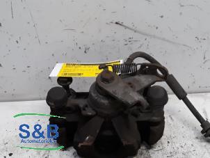 Used Rear brake calliper, right Renault Master IV (MA/MB/MC/MD/MH/MF/MG/MH) 2.3 dCi 145 16V Price € 50,00 Margin scheme offered by Schaap & Bron