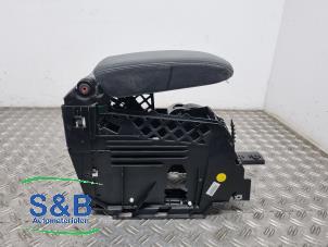 Used Armrest Volkswagen Eos (1F7/F8) 2.0 FSI 16V Price € 50,00 Margin scheme offered by Schaap & Bron