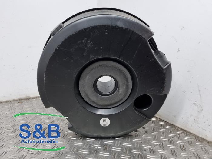 Używane Subwoofer Audi Q5 (8RB) 2.0 TFSI 16V Quattro Cena € 40,00 Procedura marży oferowane przez Schaap & Bron