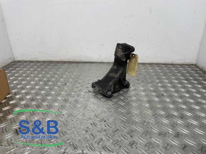 Used Engine mount Volkswagen Passat (35I) 1.8 i 16V Price € 35,00 Margin scheme offered by Schaap & Bron