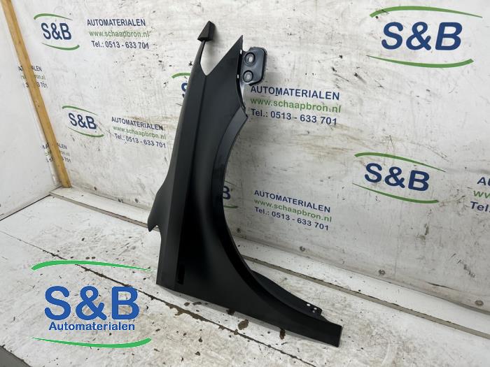 Front wing, right from a Volkswagen Caddy IV 1.0 TSI 12V 2016