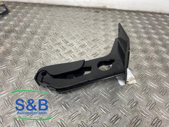 Rear seat lock from a Volkswagen Up! (121) 1.0 12V 60 2015