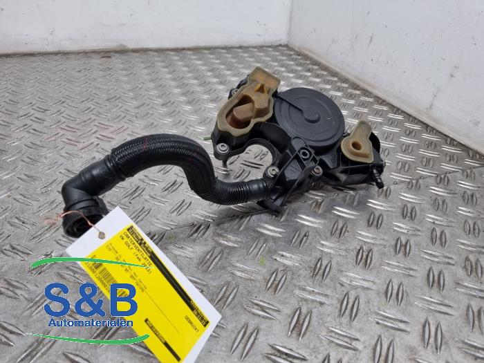 Usagé Ventilation carter Volkswagen Golf VII (AUA) 2.0 R 4Motion 16V Prix € 40,00 Règlement à la marge proposé par Schaap & Bron