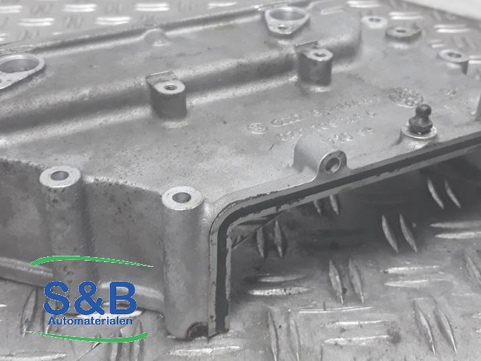 Gebrauchte Abdeckplatte sonstige Volkswagen Passat (3B3) 4.0 W8 32V 4Motion Preis € 30,00 Margenregelung angeboten von Schaap & Bron