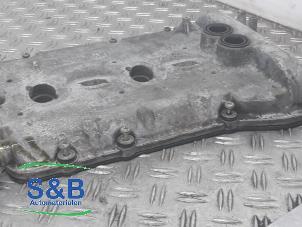 Ventildeckel van een Volkswagen Passat (3B3) 4.0 W8 32V 4Motion 2001