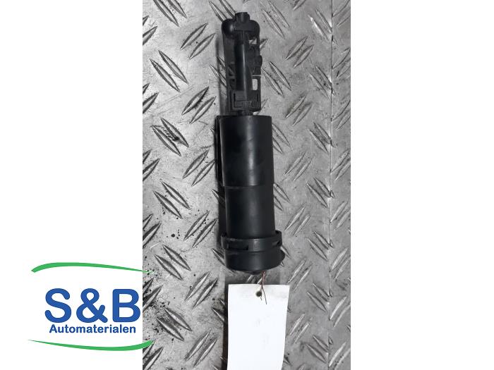 Używane Spryskiwacz reflektorów Austin Mini Open (R52) 1.6 16V Cooper S Cena € 30,00 Procedura marży oferowane przez Schaap & Bron