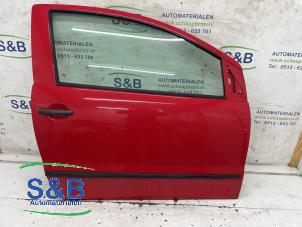 Używane Drzwi prawe wersja 2-drzwiowa Volkswagen Fox (5Z) 1.2 Cena € 45,00 Procedura marży oferowane przez Schaap & Bron