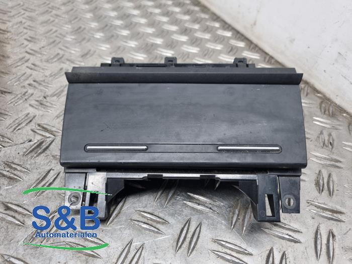 Begagnade Askkopp, fram Audi A4 (B7) 1.9 TDI Pris € 15,00 Marginaltabell erbjuds av Schaap & Bron