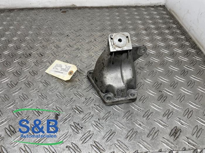 Used Engine mount Audi A6 (C5) 2.5 TDI V6 24V Quattro Price € 50,00 Margin scheme offered by Schaap & Bron