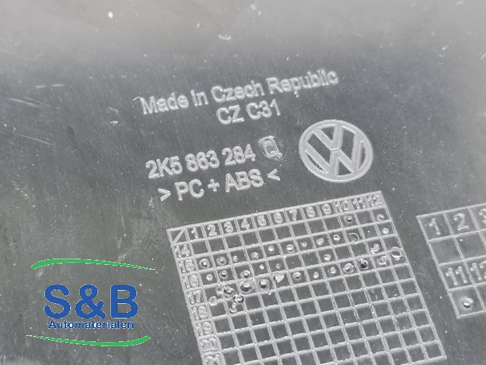 12 Volt aansluiting de un Volkswagen Caddy III (2KA,2KH,2CA,2CH) 2.0 TDI 16V 2011