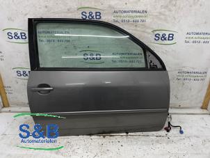 Używane Drzwi prawe wersja 2-drzwiowa Seat Arosa (6H1) 1.4i Cena € 45,00 Procedura marży oferowane przez Schaap & Bron