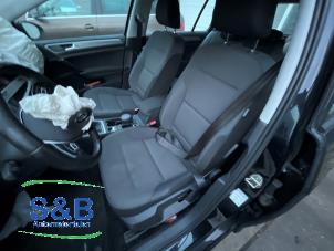 Używane Fotele + kanapa (kompletne) Volkswagen Golf VII (AUA) 1.6 TDI BlueMotion 16V Cena € 200,00 Procedura marży oferowane przez Schaap & Bron