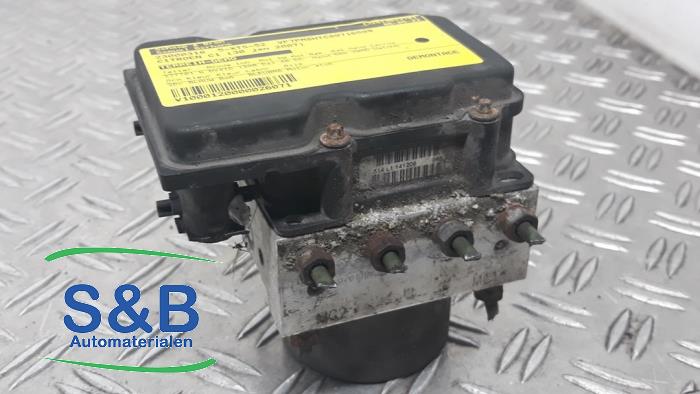 Usagé Pompe ABS Citroen C1 1.4 HDI Prix € 25,00 Règlement à la marge proposé par Schaap & Bron