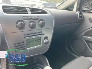 Gebrauchte Radio Seat Leon (1P1) 1.6 Preis € 60,00 Margenregelung angeboten von Schaap & Bron