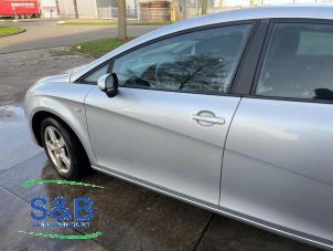 Used Front wing, left Seat Leon (1P1) 1.6 Price € 65,00 Margin scheme offered by Schaap & Bron
