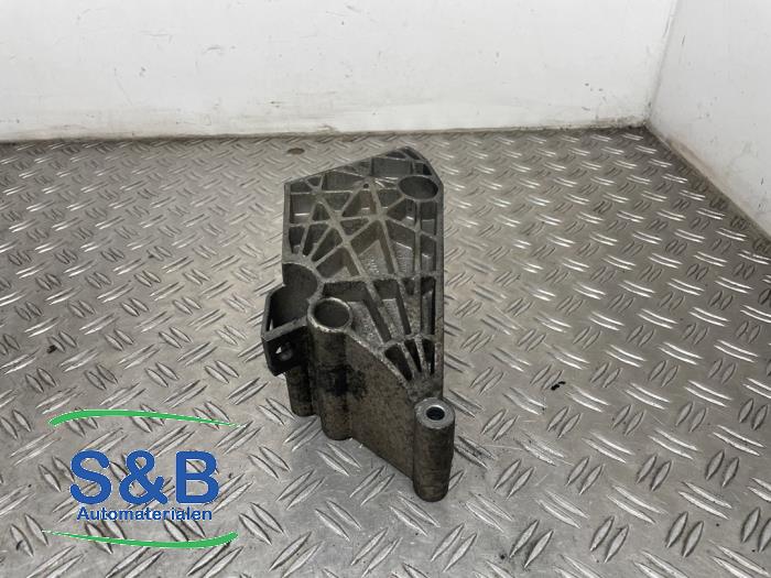 Engine mount from a Volkswagen Lupo (6X1) 1.4 TDI 75 2001