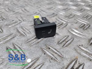 Used Seat heating switch Volkswagen Polo V (6R) 1.0 12V BlueMotion Technology Price € 20,00 Margin scheme offered by Schaap & Bron