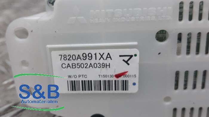 Panneau de commandes chauffage d'un Mitsubishi Outlander (GF/GG) 2.0 16V 4x2 2015