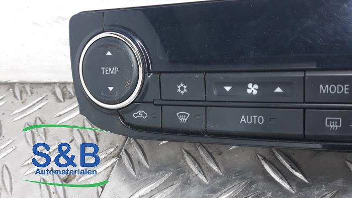 Panel de control de calefacción de un Mitsubishi Outlander (GF/GG) 2.0 16V 4x2 2015