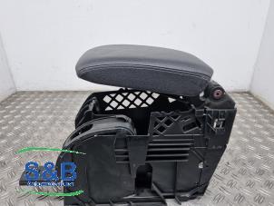 Used Armrest Volkswagen Scirocco (137/13AD) 2.0 TSI 16V Price € 75,00 Margin scheme offered by Schaap & Bron
