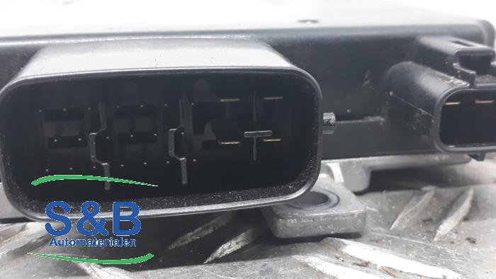 Camshaft adjuster from a Mitsubishi Outlander (GF/GG) 2.0 16V 4x2 2015