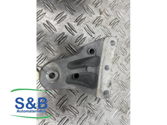 Engine mount from a Volkswagen Polo Fun 1.4 16V 75 2004