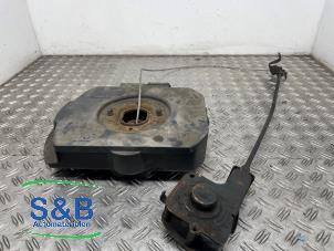 Used Spare wheel mechanism Peugeot 5008 I (0A/0E) 1.6 THP 16V Price € 63,49 Margin scheme offered by Schaap & Bron