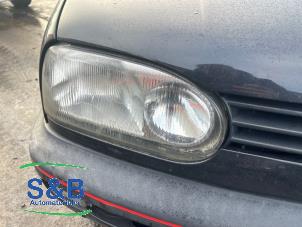 Używane Reflektor prawy Volkswagen Golf III (1H1) 1.8 CL,GL Cena € 29,99 Procedura marży oferowane przez Schaap & Bron
