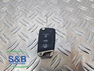 Used Folding key Volkswagen Polo VI (AW1) 1.0 TSI 12V BlueMotion Price € 50,00 Margin scheme offered by Schaap & Bron