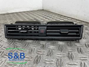 Usados Rejilla de aire de salpicadero Seat Ibiza V (KJB) 1.0 TSI 12V Precio de solicitud ofrecido por Schaap & Bron