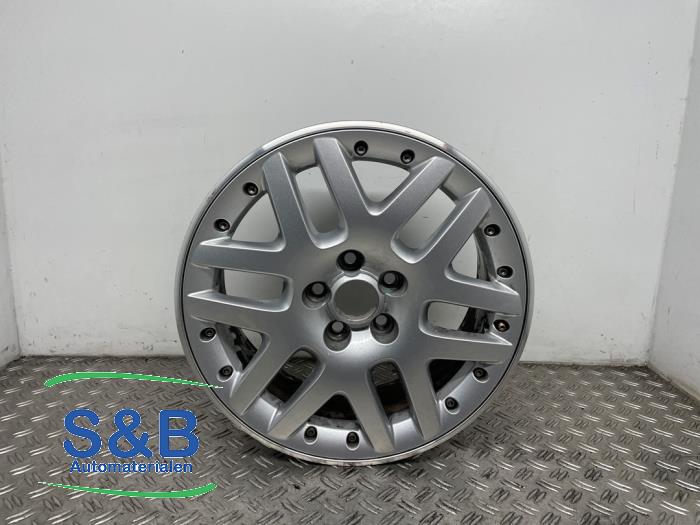 Używane Obrecz Volkswagen Polo IV (9N1/2/3) 1.2 12V Cena € 70,00 Procedura marży oferowane przez Schaap & Bron