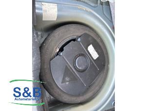 Used Jackkit + spare wheel Skoda Fabia (6Y2) 1.4i Price € 90,00 Margin scheme offered by Schaap & Bron