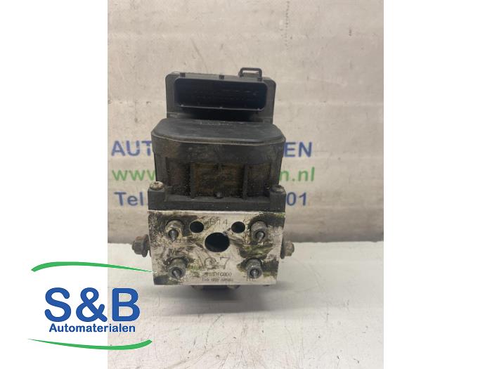 Używane Pompa ABS Subaru Forester (SG) 2.0 16V XT Cena € 60,00 Procedura marży oferowane przez Schaap & Bron