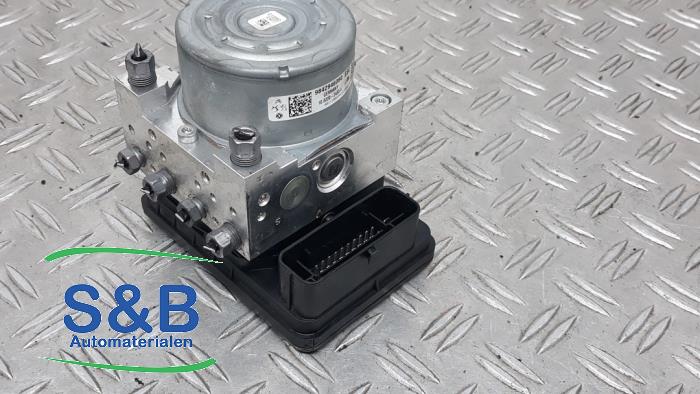 Usagé Bloc ABS Opel Corsa F (UB/UH/UP) 1.2 12V 75 Prix € 225,00 Règlement à la marge proposé par Schaap & Bron