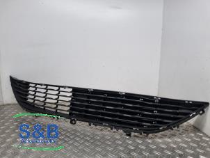 Used Bumper grille Opel Corsa F (UB/UH/UP) 1.2 12V 75 Price € 50,00 Margin scheme offered by Schaap & Bron