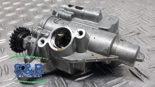 Used Oil pump Volkswagen Golf VIII (CD1) 2.0 GTI 16V Price € 125,00 Margin scheme offered by Schaap & Bron