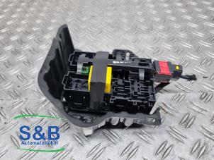 Used Fuse box Opel Corsa F (UB/UP) 1.2 12V 75 Price € 30,00 Margin scheme offered by Schaap & Bron