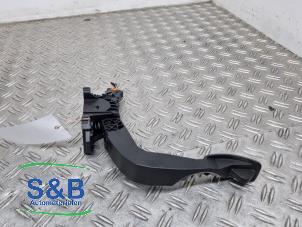 Used Accelerator pedal Opel Corsa F (UB/UP) 1.2 12V 75 Price € 40,00 Margin scheme offered by Schaap & Bron