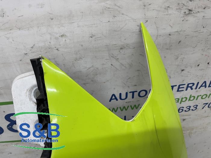 Front wing, left from a Volkswagen Caddy IV 2.0 TDI 102 2017